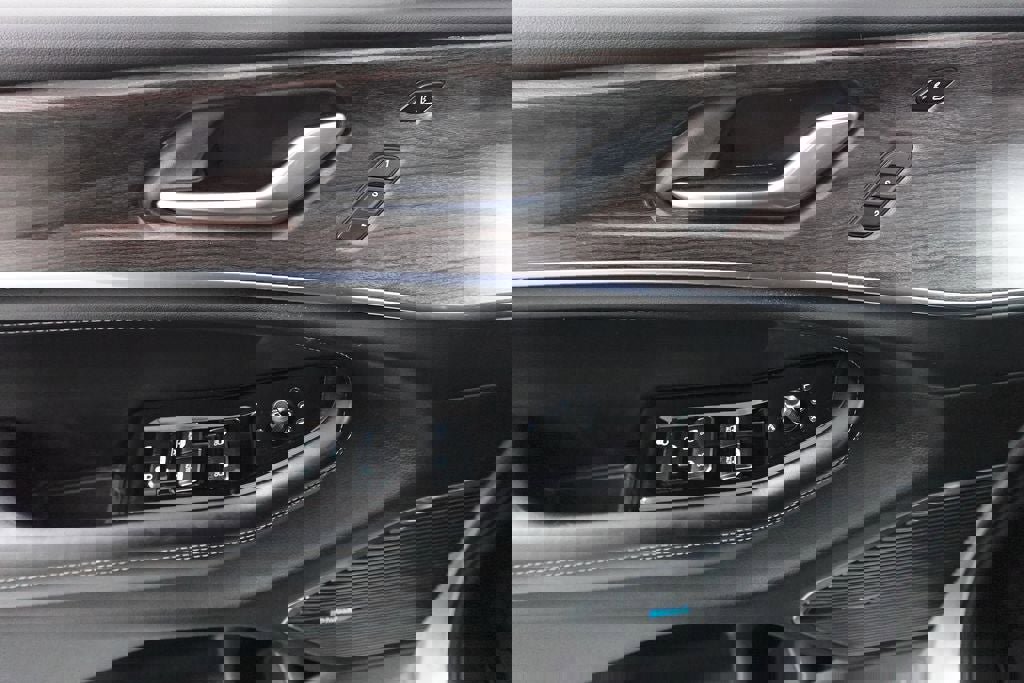 Used 2021 Jeep Grand Cherokee L Overland w/ Luxury Tech Group IV image 9