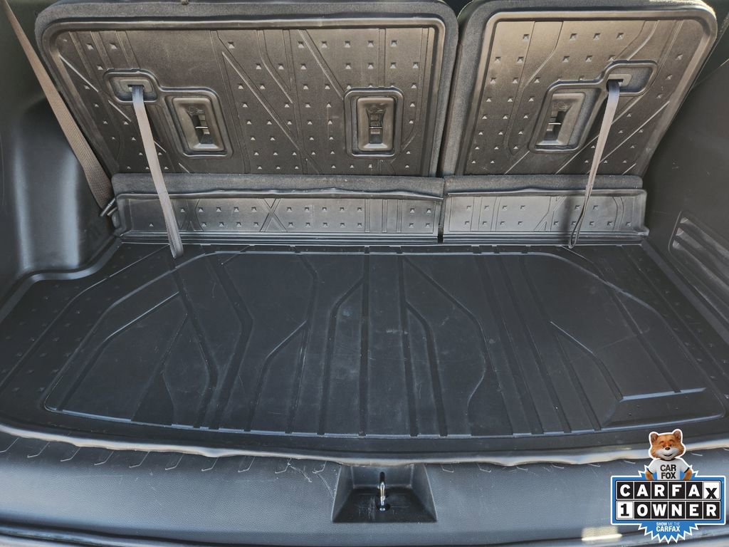 Used 2023 Chevrolet Traverse LT w/ Rear Camera Mirror Package image 37