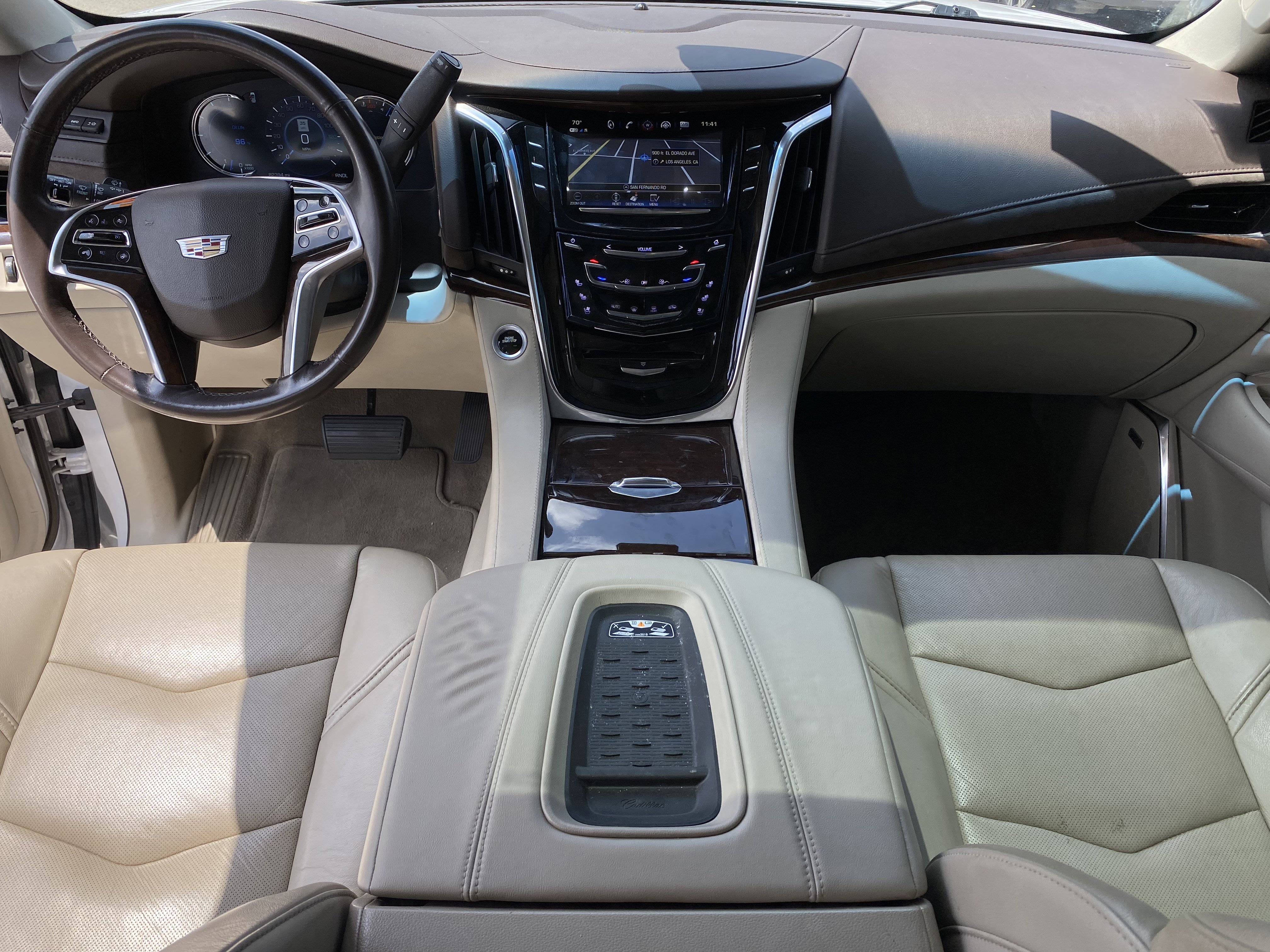 Used 2017 Cadillac Escalade ESV Premium Luxury RWD image 18