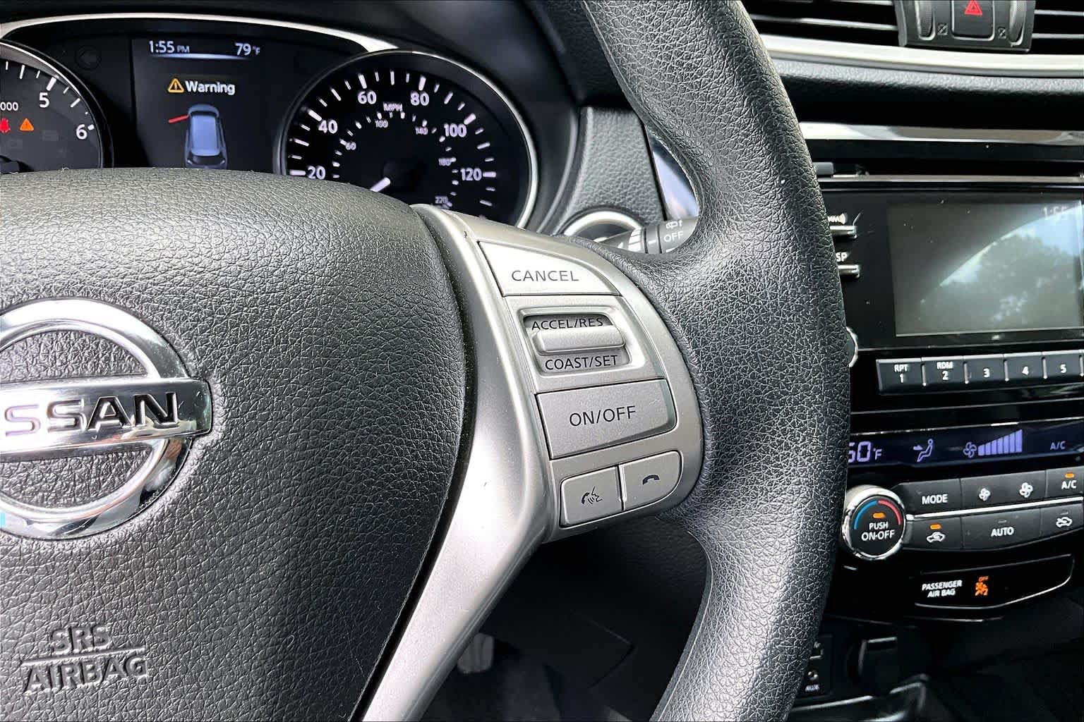 Used 2016 Nissan Rogue SV FWD image 24