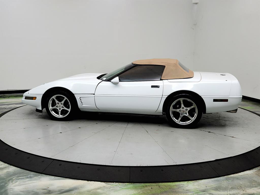 Used 1992 Chevrolet Corvette Convertible RWD image 8