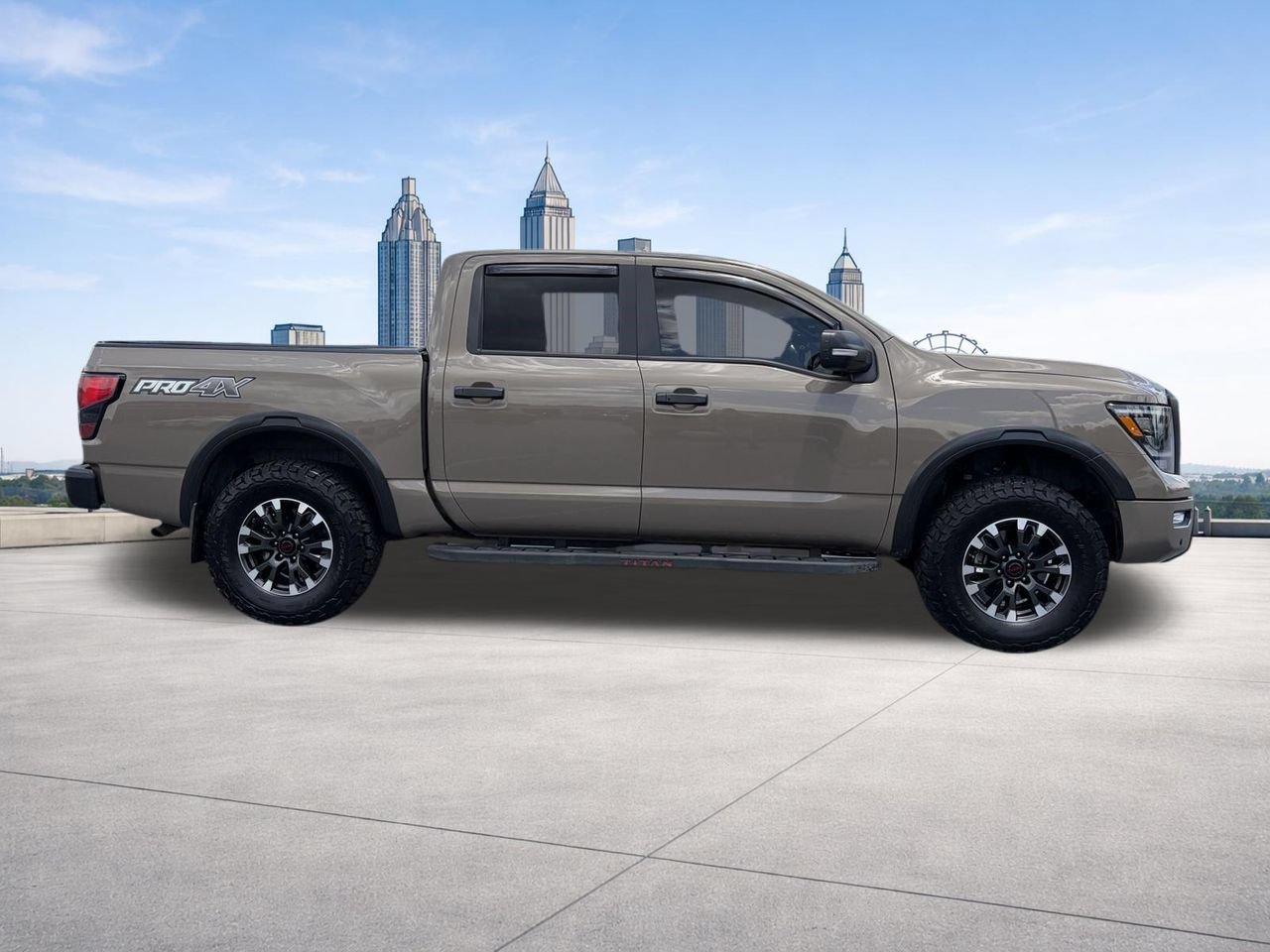 Used 2023 Nissan Titan PRO-4X w/ Pro-4x Convenience Package AWD/4WD image 30