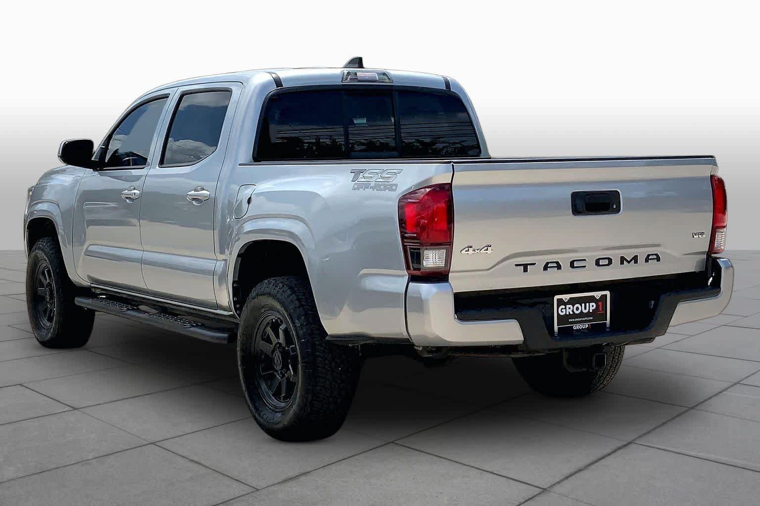 Used 2023 Toyota Tacoma SR AWD/4WD image 12