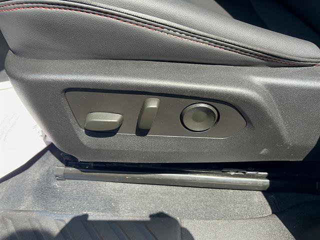 Used 2024 GMC Canyon AT4X AWD/4WD image 19