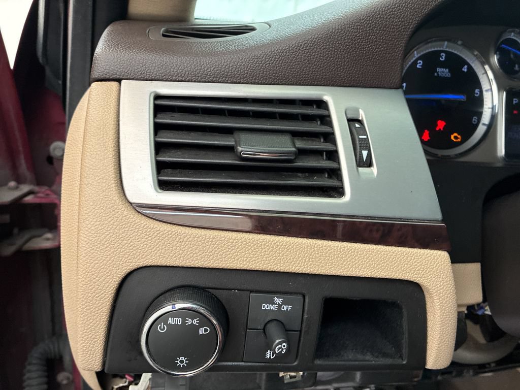 Used 2010 Cadillac Escalade Premium AWD/4WD image 20