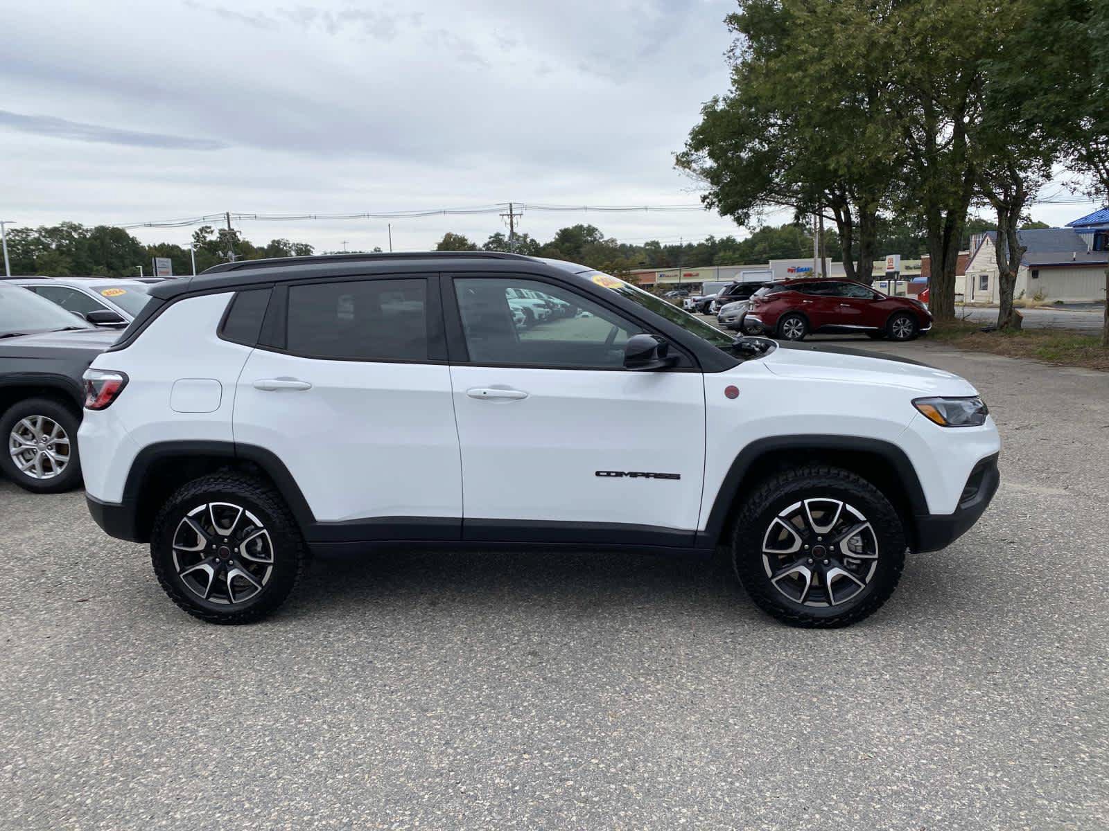 Certified 2026 Jeep Compass Trailhawk AWD/4WD image 2
