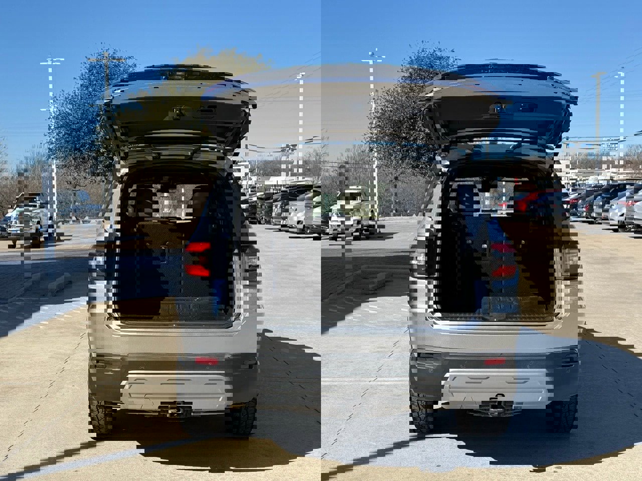 Used 2025 Honda Pilot TrailSport image 5