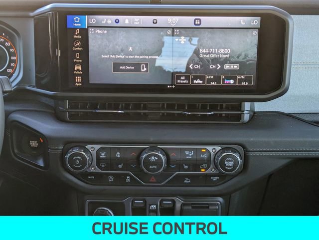 Used 2025 Jeep Wrangler Sahara image 21