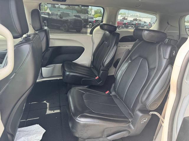 Certified 2024 Chrysler Pacifica Touring-L FWD image 20