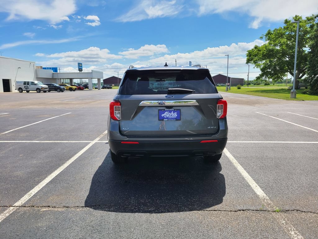 Used 2022 Ford Explorer XLT AWD/4WD image 6