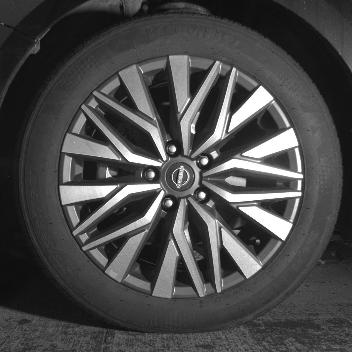 Used 2025 Nissan Altima 2.5 SV FWD image 12