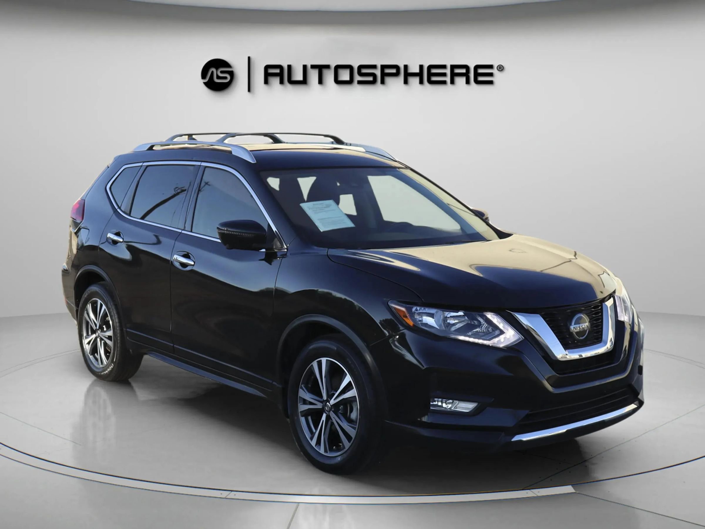 Used 2019 Nissan Rogue SV w/ Premium Package FWD image 12