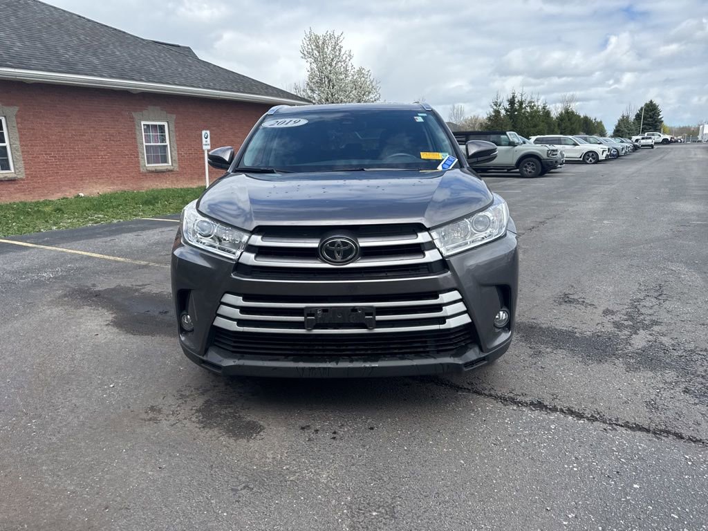 Used 2019 Toyota Highlander XLE AWD/4WD image 9