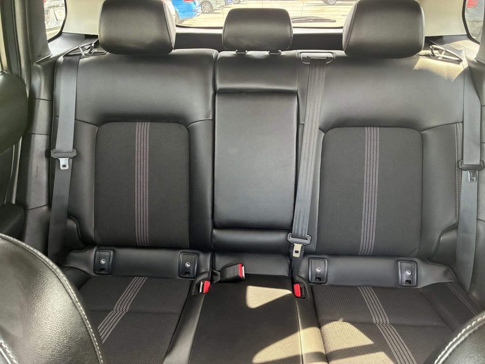 Used 2025 Nissan Versa SV image 38