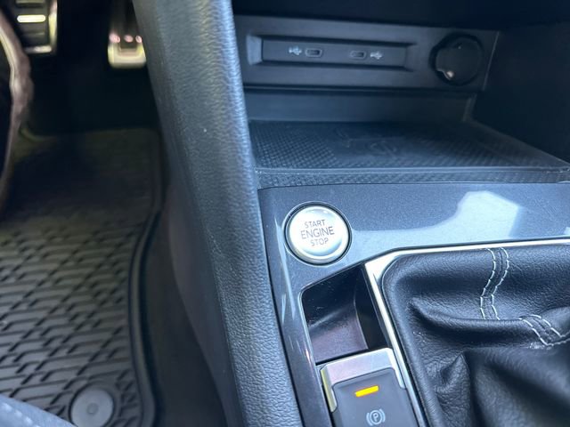 Used 2023 Volkswagen Tiguan SEL R-Line image 23