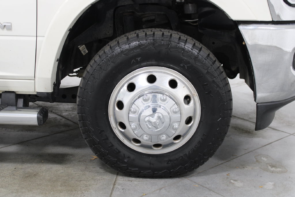 Used 2019 RAM 3500 Laramie AWD/4WD image 16