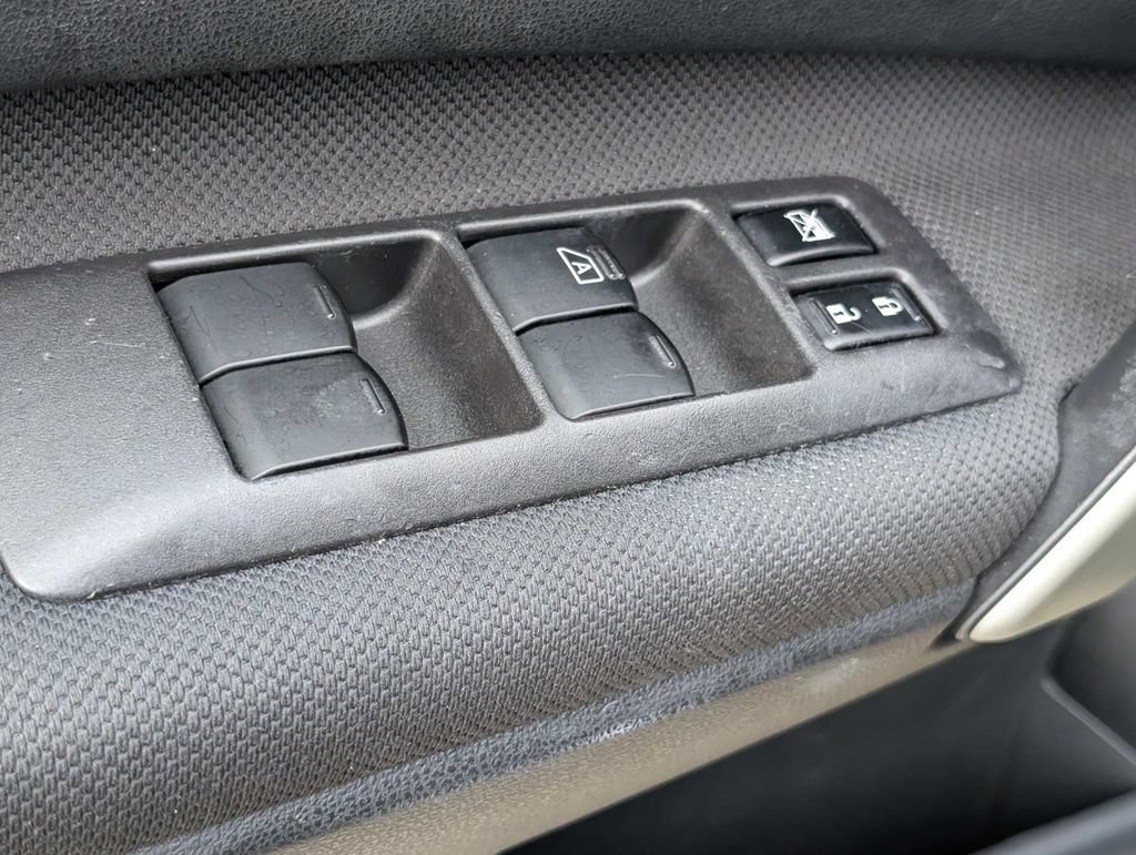 Used 2013 Nissan Rogue S w/ Special Edition Pkg FWD image 18