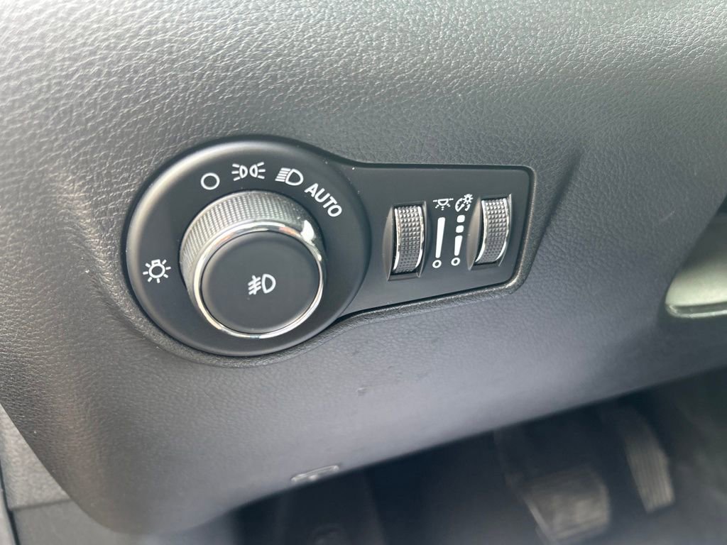 Used 2022 Jeep Compass Limited w/ Sun and Sound Group image 21