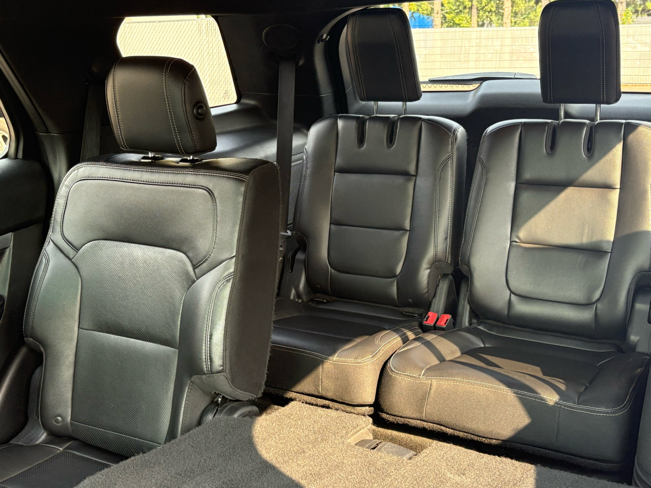 Used 2017 Ford Explorer Limited image 32