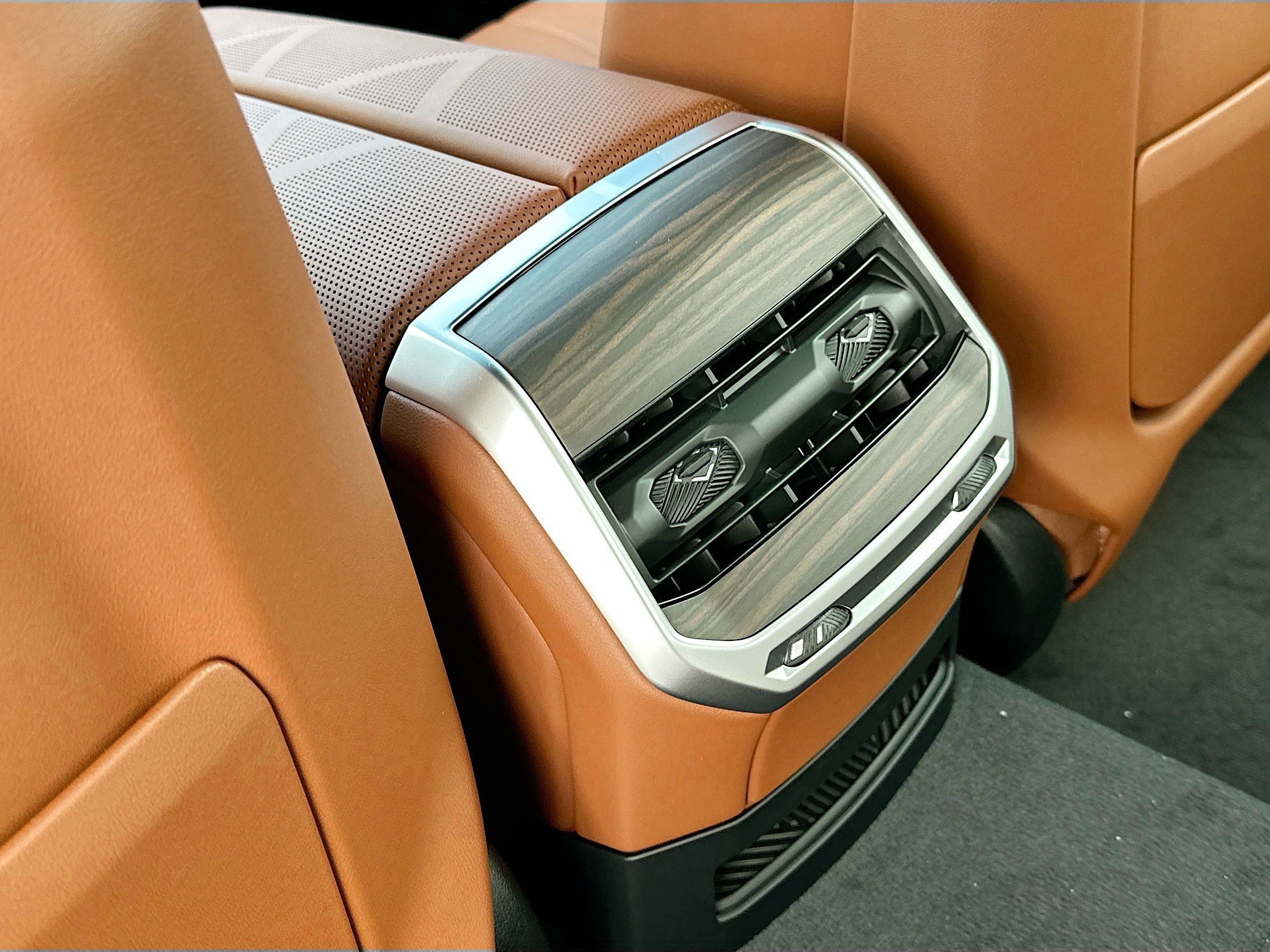 New 2025 BMW i7 xDrive60 image 42