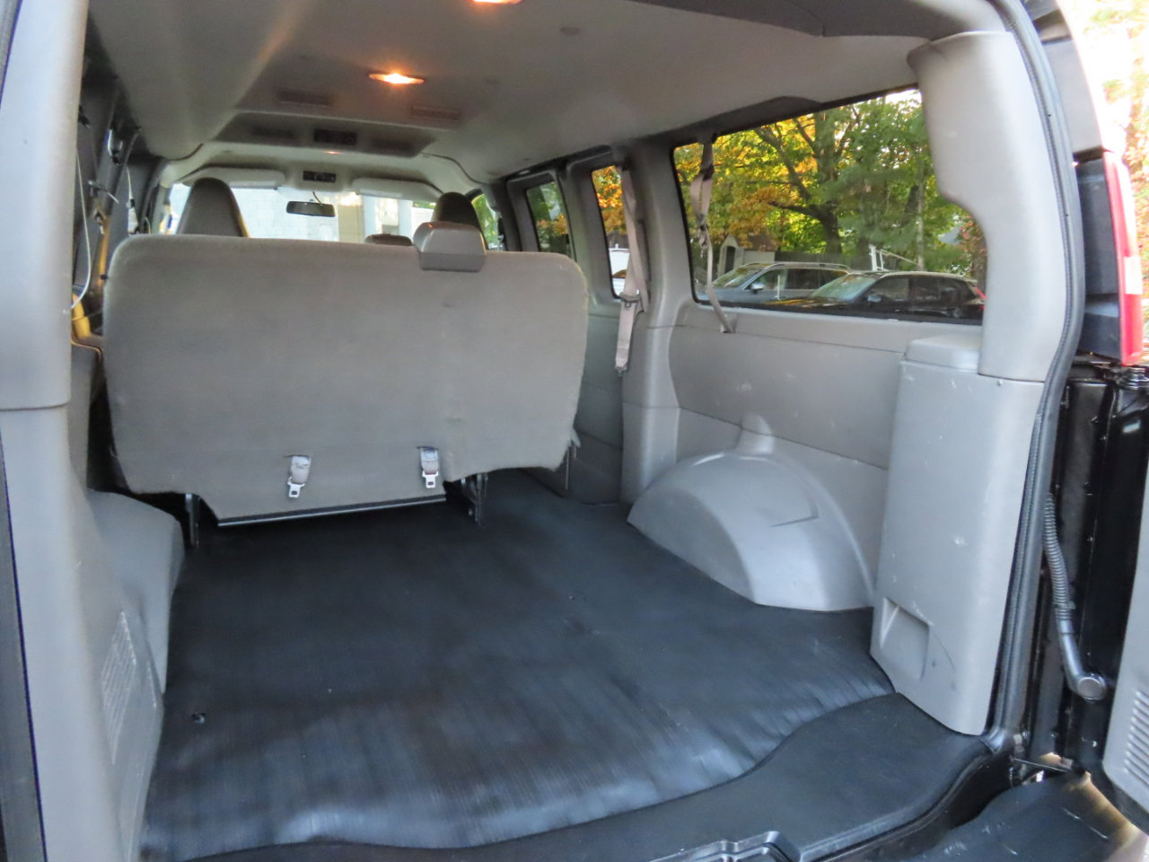 Used 2017 Chevrolet Express 2500 LS image 18
