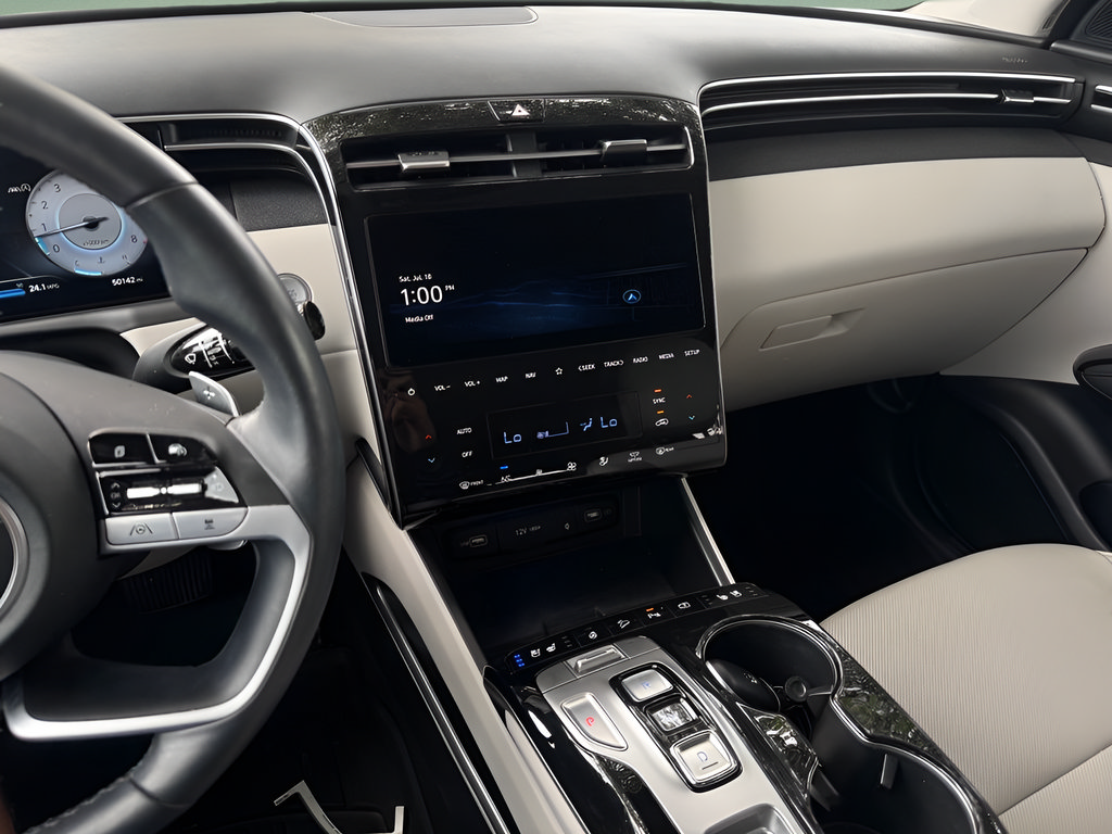 Certified 2023 Hyundai Tucson Limited AWD/4WD image 30