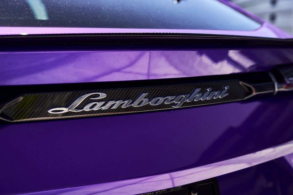 Used 2024 Lamborghini Urus Performante AWD/4WD image 19