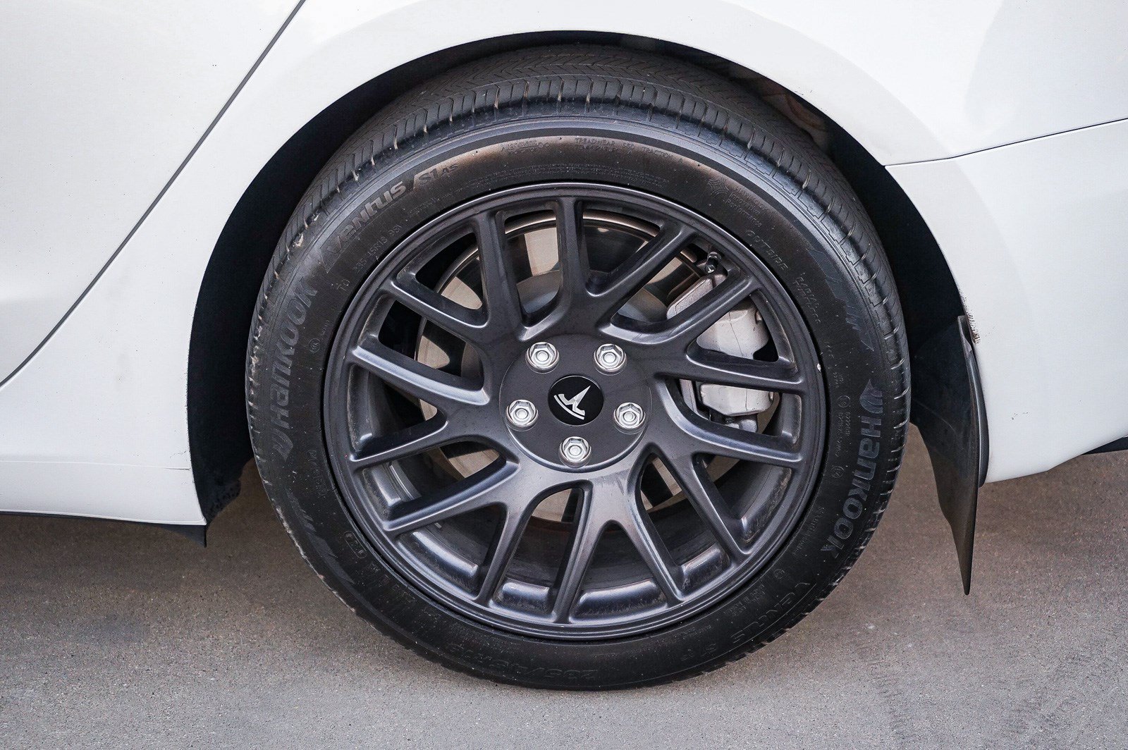 Used 2024 Tesla Model 3 Long Range AWD/4WD image 9