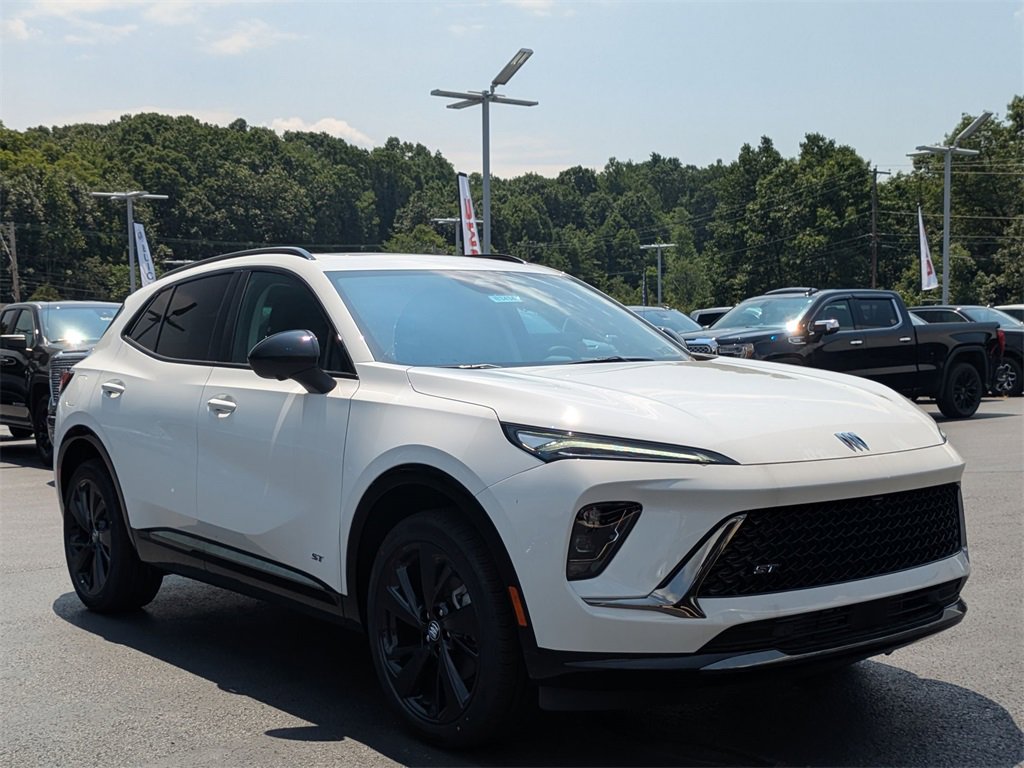 New 2025 Buick Envision Sport Touring image 3