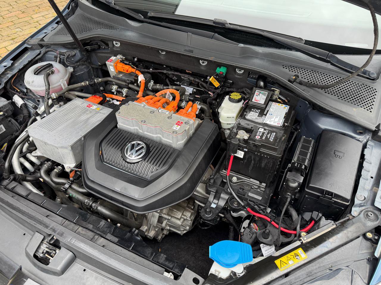 Used 2015 Volkswagen e-Golf SEL Premium image 49