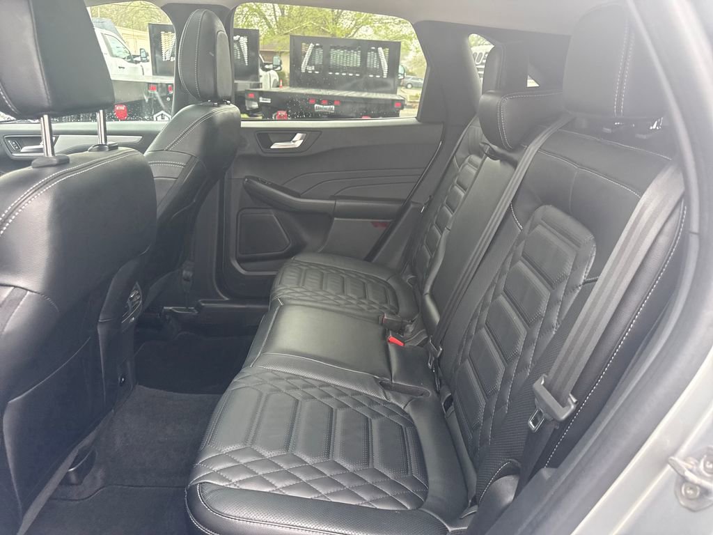 Used 2024 Ford Escape Platinum w/ Premium Technology Package image 18