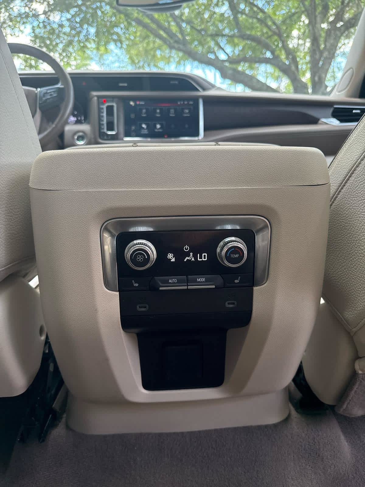 Used 2023 GMC Yukon Denali AWD/4WD image 17