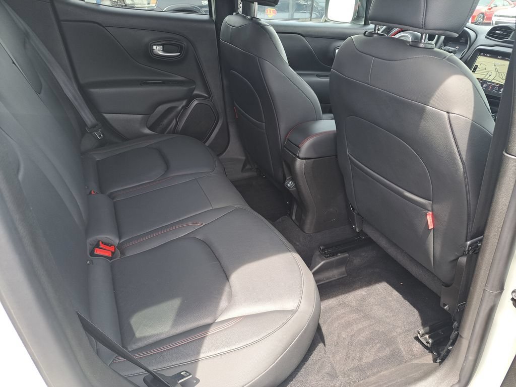 Used 2023 Jeep Renegade Trailhawk w/ Trailhawk Elite Group AWD/4WD image 24