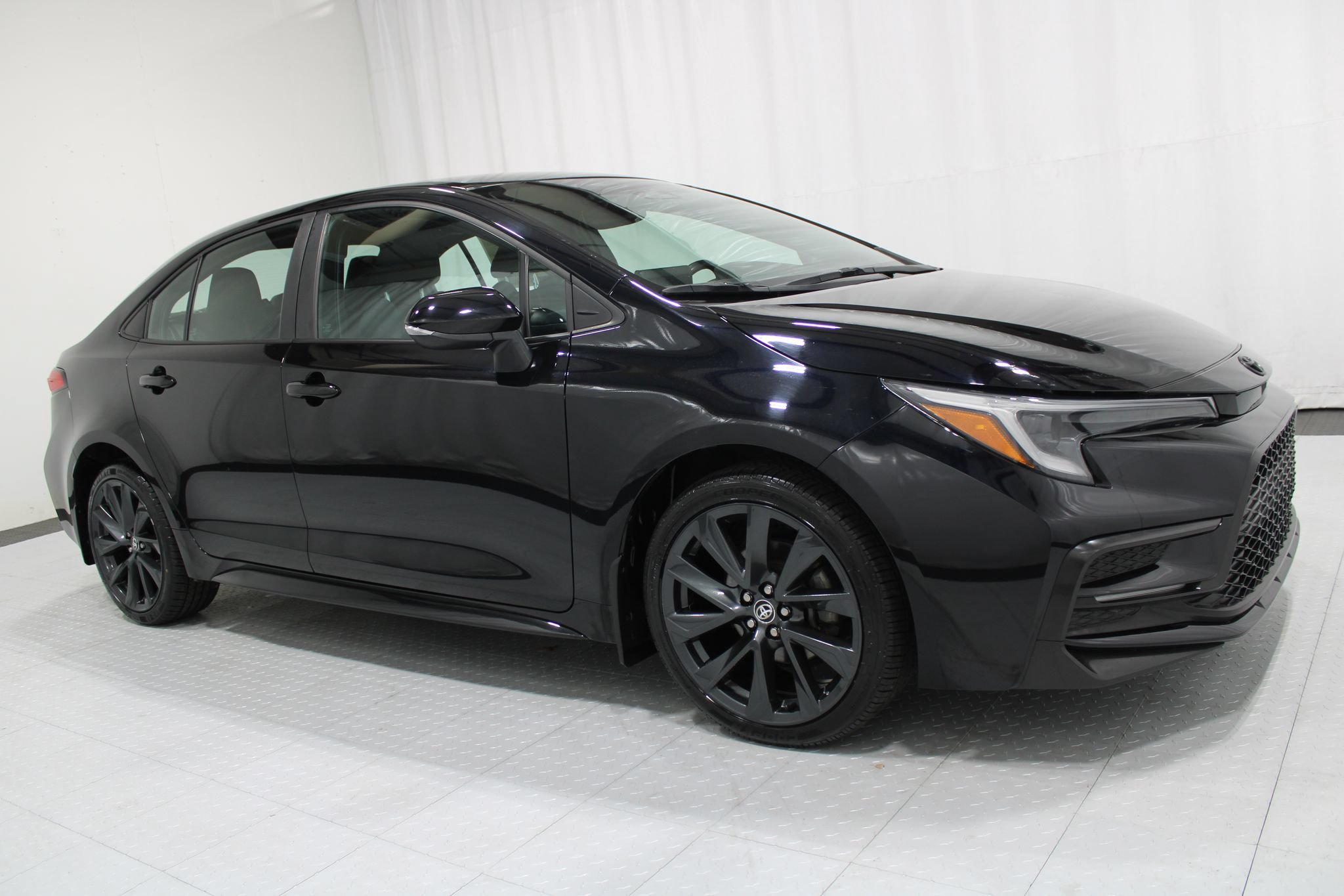 Used 2024 Toyota Corolla SE FWD image 4