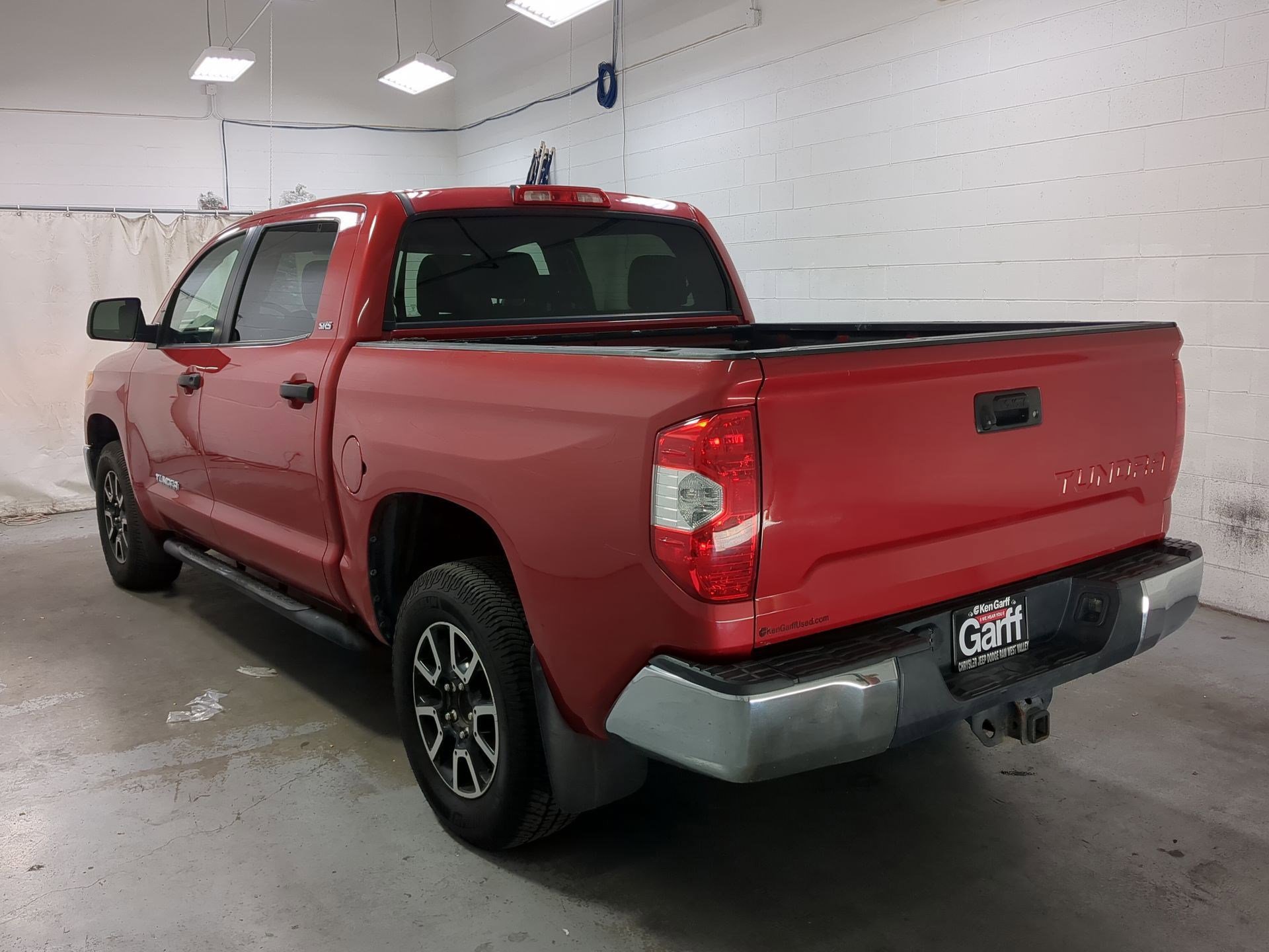 Used 2017 Toyota Tundra SR5 w/ TRD Off Road Package image 8