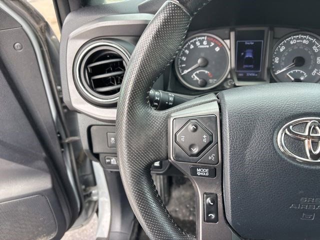 Used 2020 Toyota Tacoma TRD Off-Road image 17