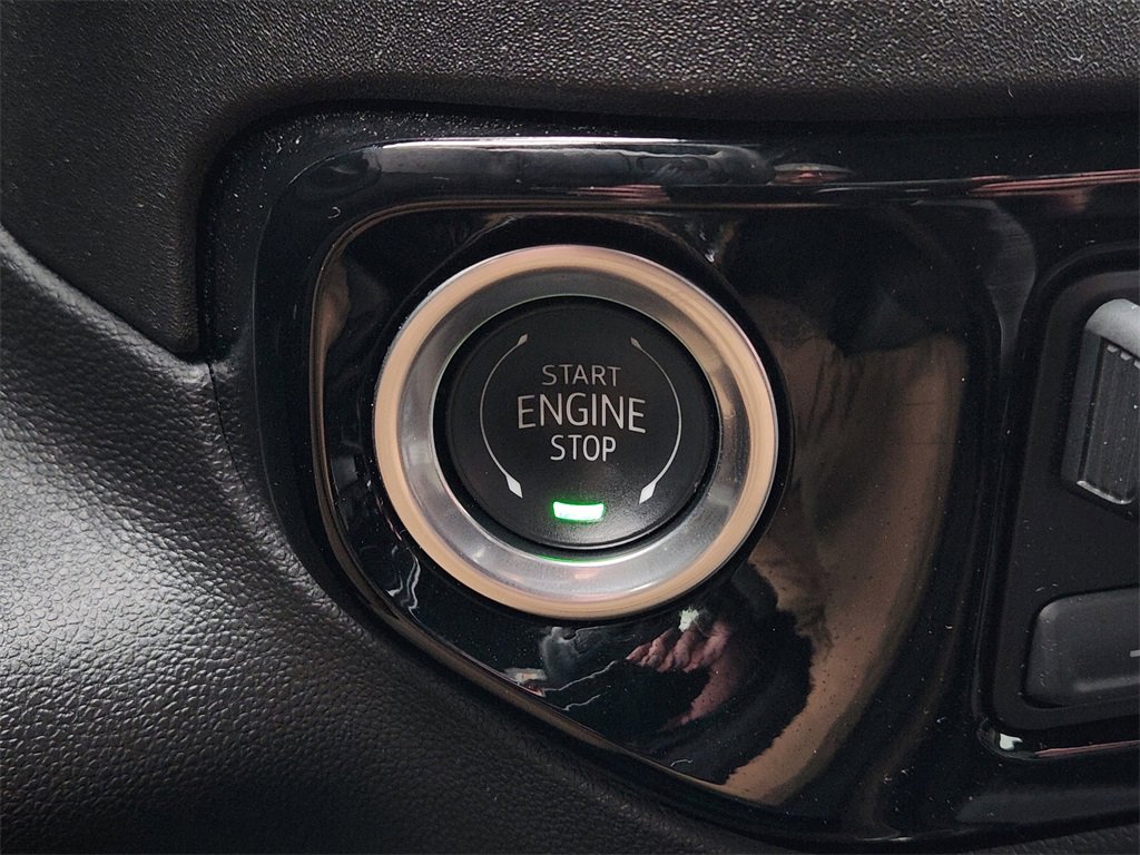 Used 2024 Chevrolet Silverado 2500 ZR2 w/ Technology Package image 20