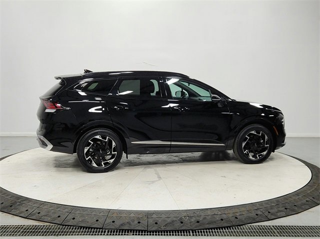 Used 2025 Kia Sportage SX image 8