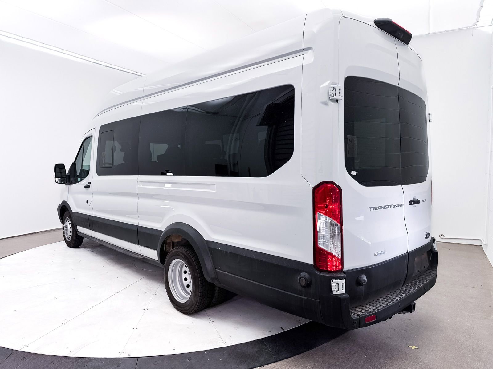 Used 2019 Ford Transit 350 XLT RWD image 12