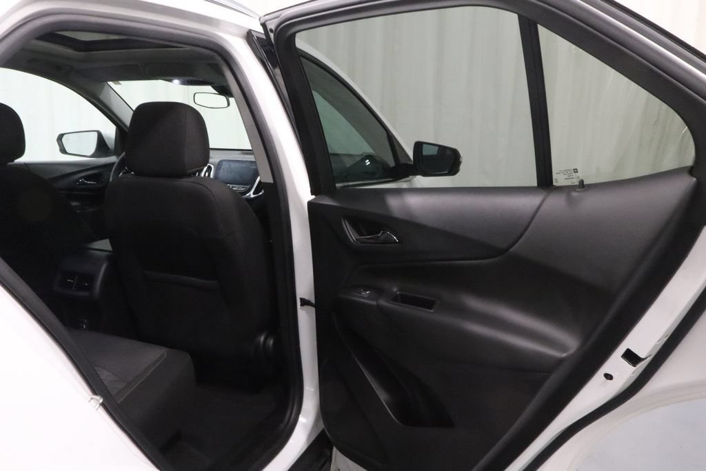 Used 2019 Chevrolet Equinox LT w/ Sun & Navigation Package AWD/4WD image 15