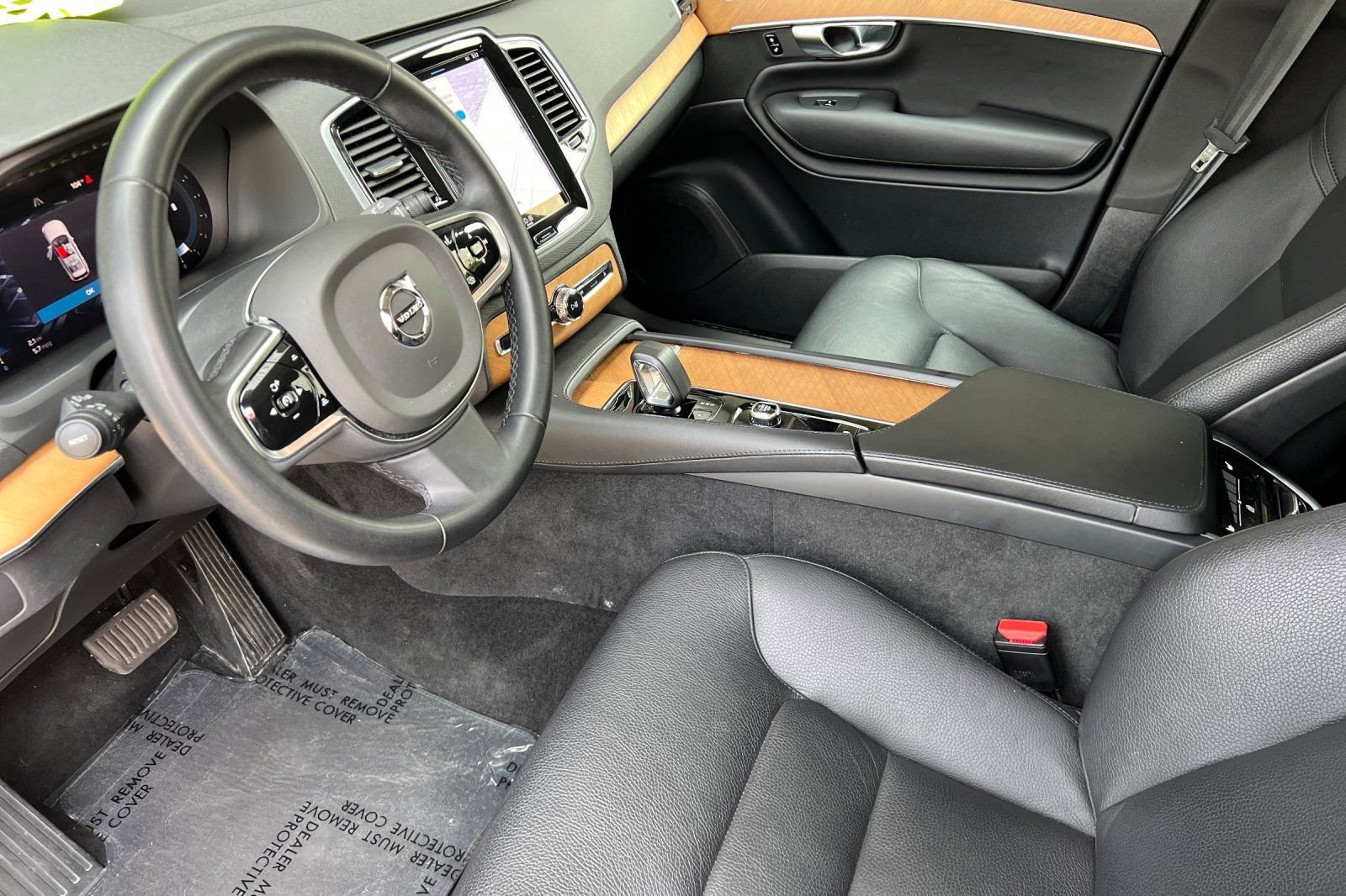 Used 2023 Volvo XC90 B5 Plus AWD/4WD image 11
