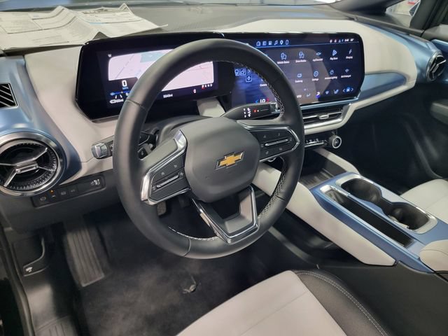 New 2026 Chevrolet Equinox EV LT FWD image 11