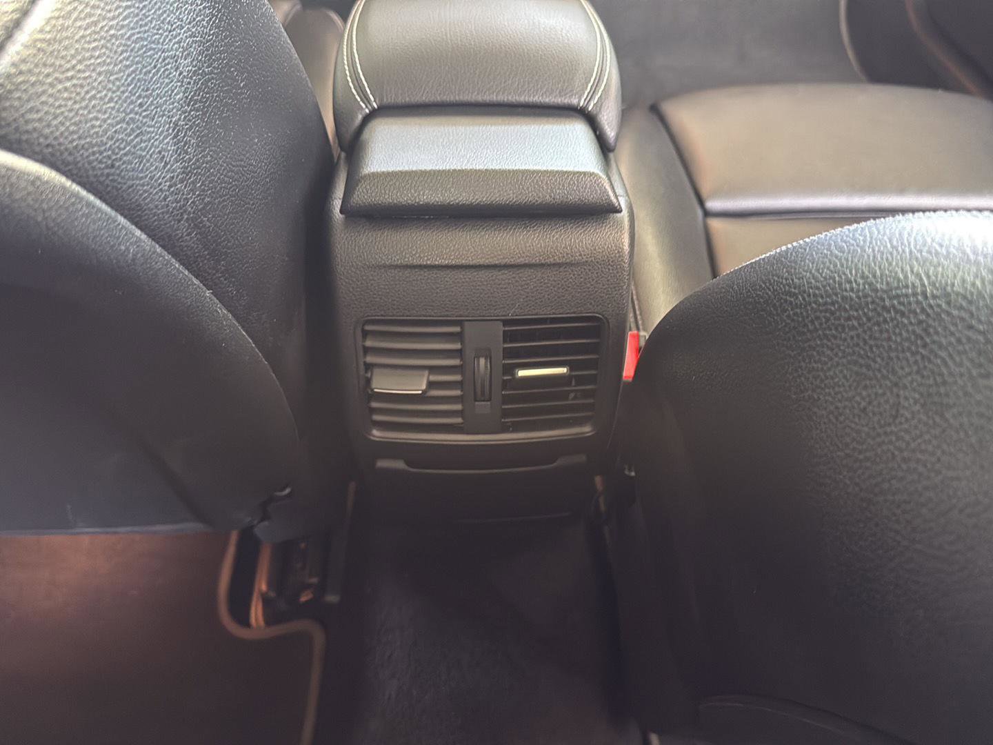 Used 2019 Mercedes-Benz GLA 250 4MATIC w/ Multimedia Package image 39