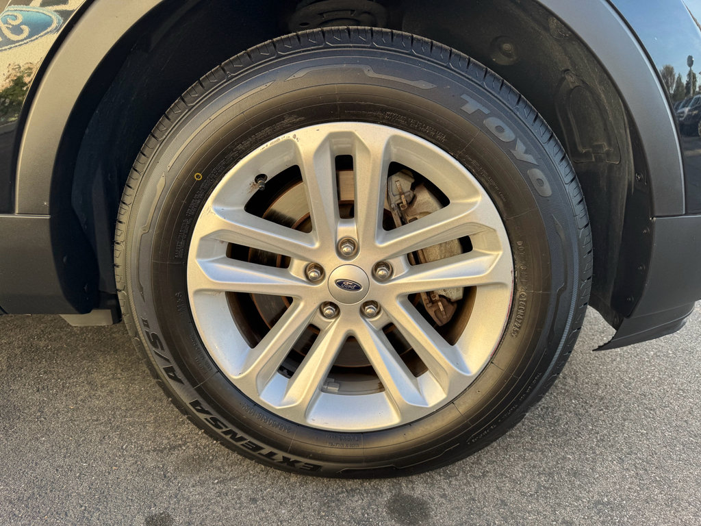 Used 2016 Ford Explorer XLT w/ Equipment Group 202A image 12