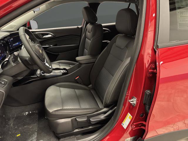 New 2026 Chevrolet Trax LT w/ Driver Confidence Package FWD image 4