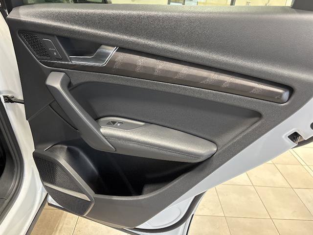 Used 2020 Audi Q5 e Premium Plus w/ Premium Plus Package image 21