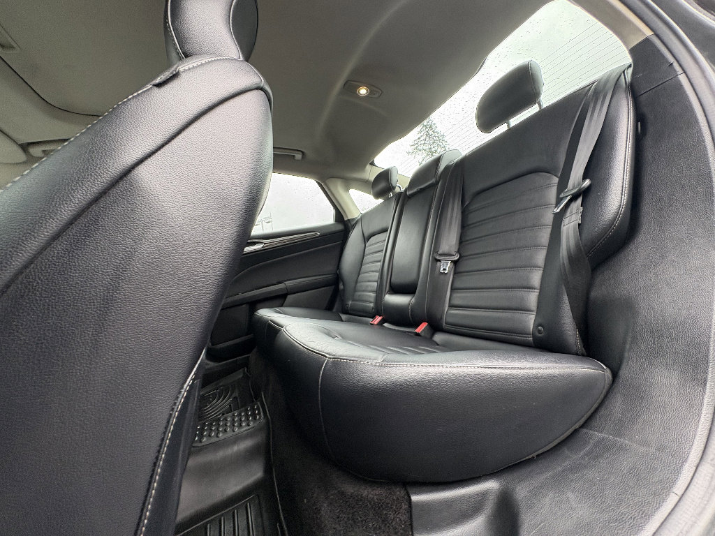 Used 2017 Ford Fusion SE w/ Equipment Group 202A image 36