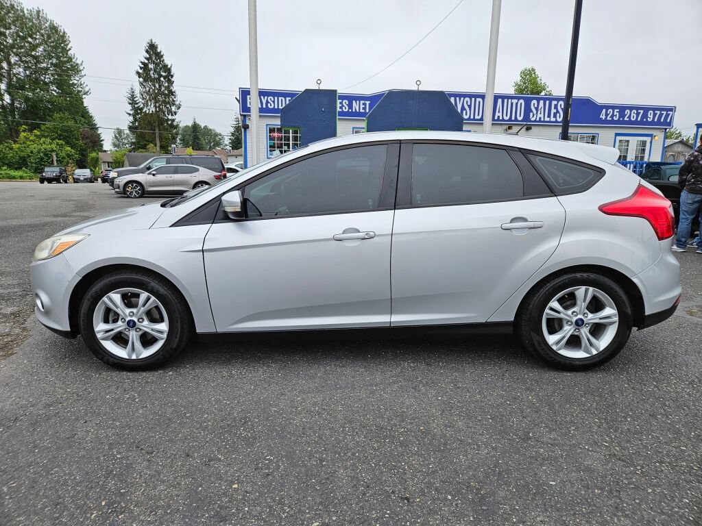 Used 2013 Ford Focus SE FWD image 2