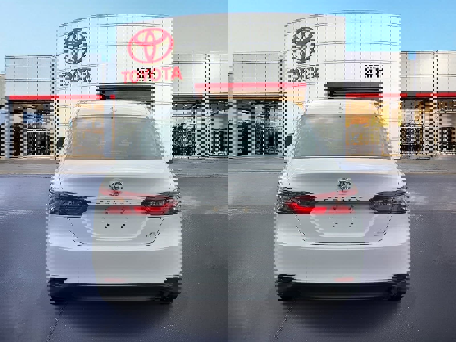 Used 2023 Toyota Camry LE image 6