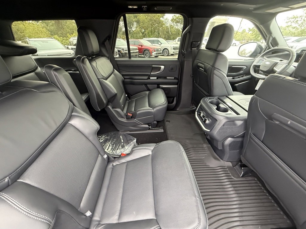New 2025 Ford Expedition Platinum image 11